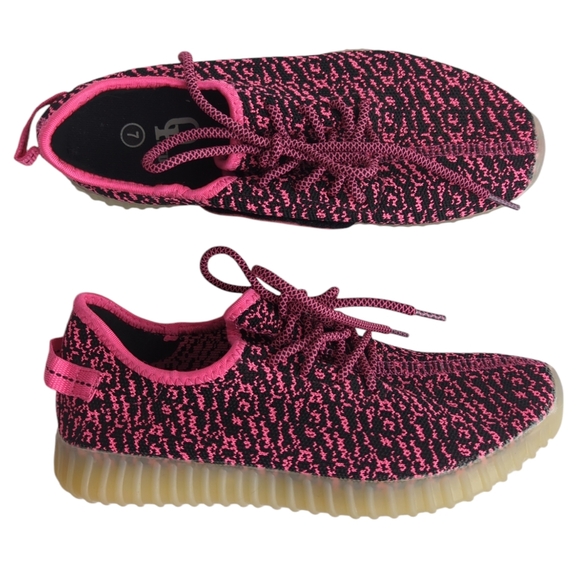 Light Up LED Running Walking Athletic Sneakers 7 Black Pink - Picture 1 of 14